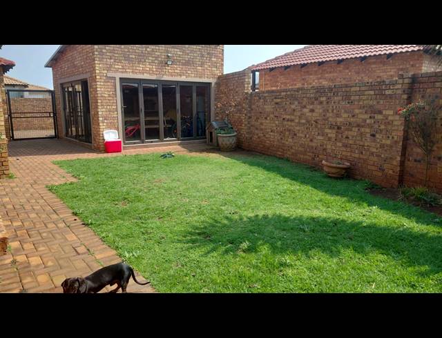3 BEDROOM FREESTANDING FOR SALE IN DENNEOORD